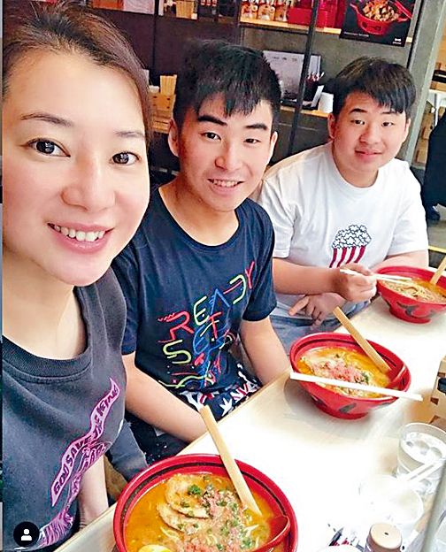 陳伶俐與前夫林敏驄的兩子，大仔「林肯」林哲鋒（Lincoln）、二仔「林善」林溥鋒（Yohji）。
