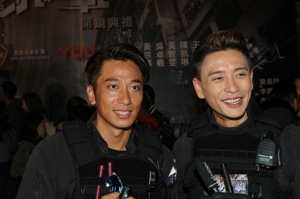 Bosco自嘲已鍛鍊到有「鯨魚線」,Ron則要操「金魚線」。