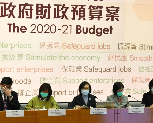 陳肇始表示，衞生署工作繁重，要整理的市民地址數目接近1.5萬個。