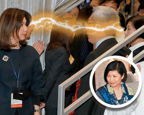 樂易玲與珍姐於後台相遇時，互相黑面「面阻阻」，似是由以前「面和心不和」，進化到不和浮面。（《東周刊》圖片）