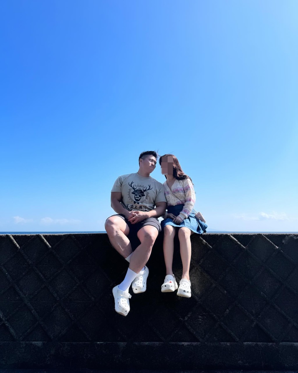 何偉豪與女朋友非常恩愛，不時出國旅行，又經常在Instagram上看到他們的生活點滴。網上圖片