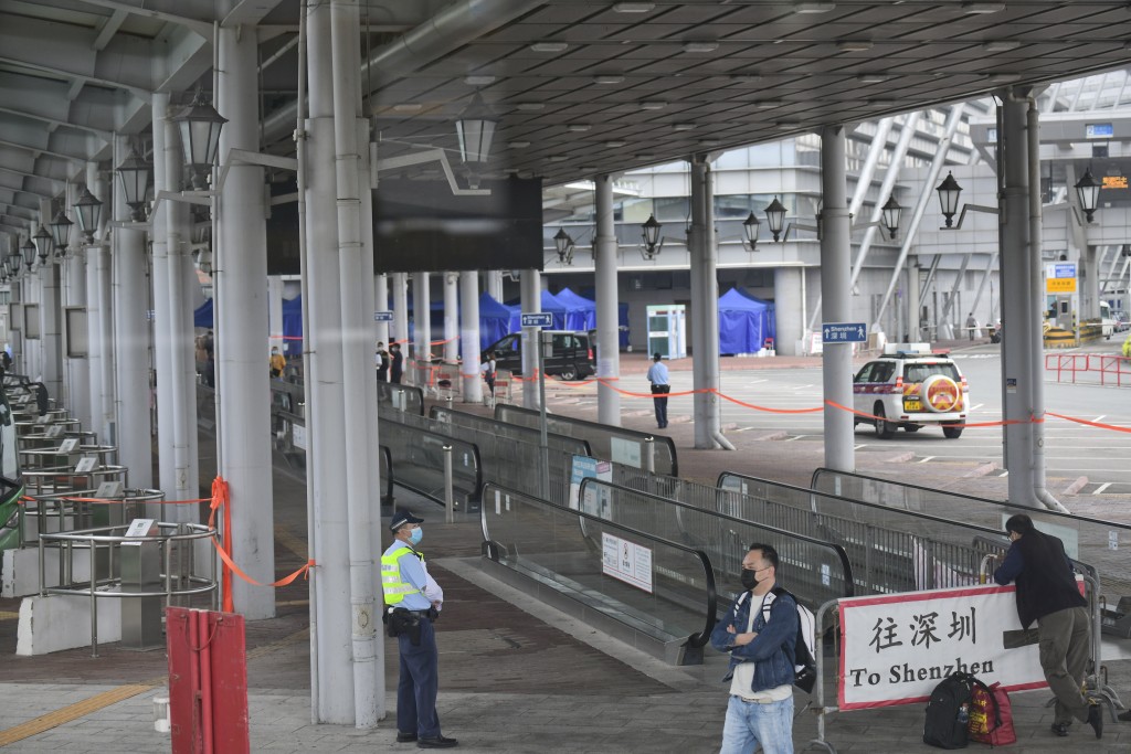 來往深圳灣口岸及屯門市中心的B3X號線將增加班次。資料圖片