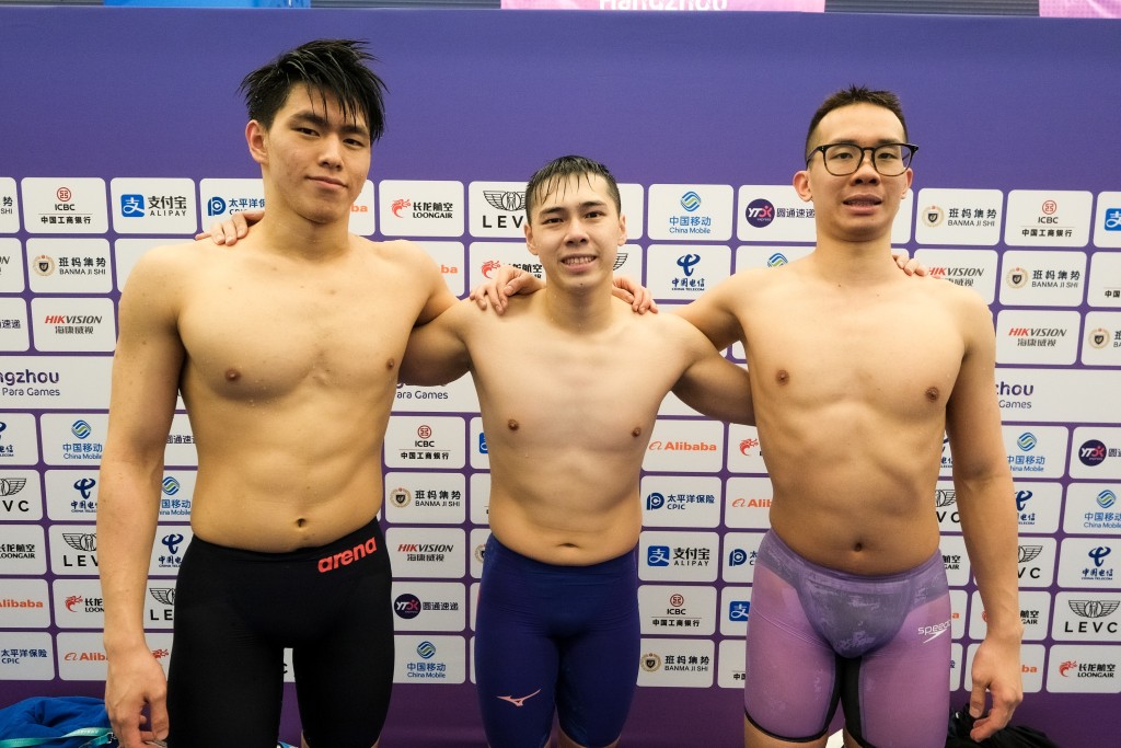 张浚诺(左起)及邓韦乐、黄汉彦。 中国香港残疾人奥委会图片