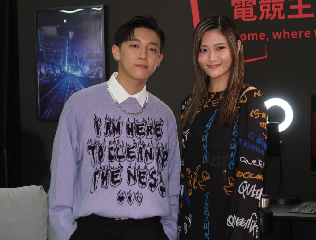 3妹在活動上遇見MC。