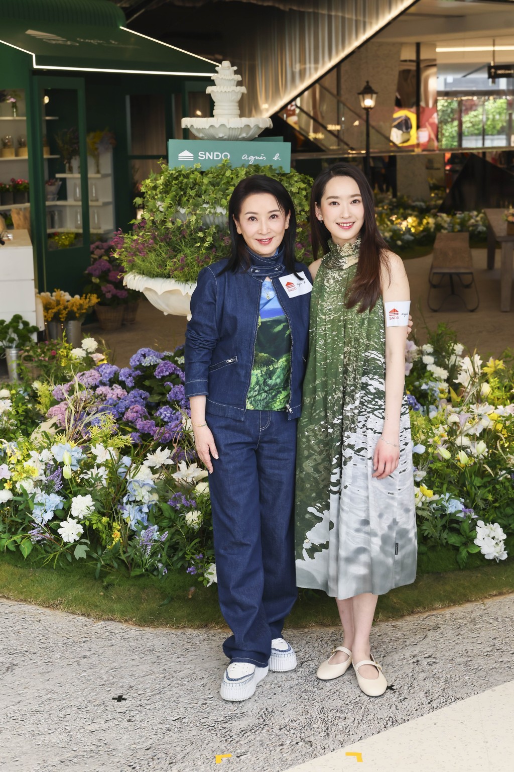 三道SNDO x agnès b.呈獻「Balade dans le Jardin」，龔慈恩、Ashley一同出席揭幕禮。