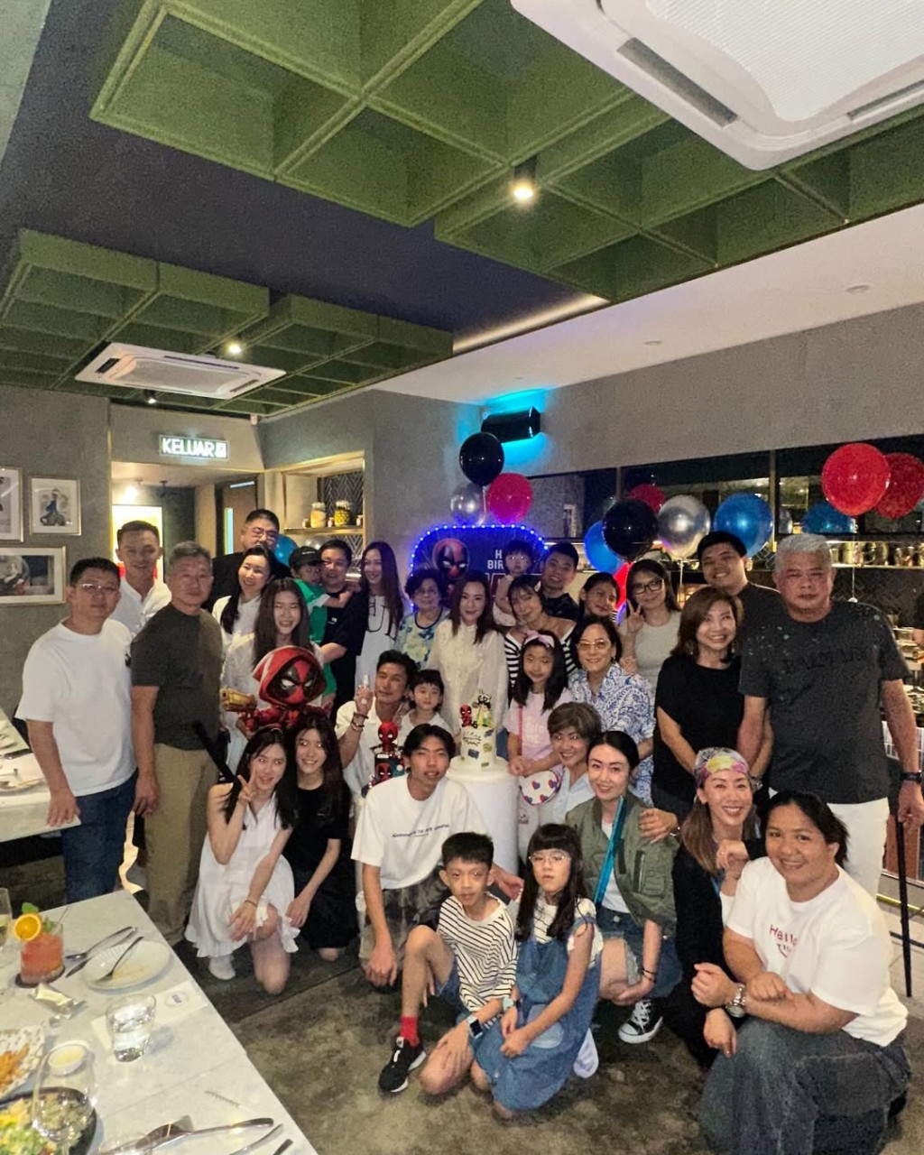 陳山聰囝囝生日好熱鬧。 陳山聰囝囝生日好熱鬧。