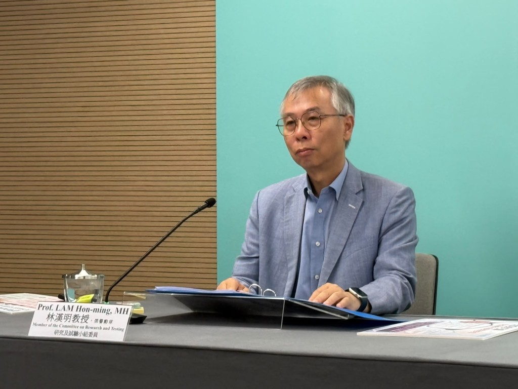 消委會研究及試驗小組委員林漢明鼓勵保險業界盡量提高產品條款的透明度,方便消費者比較。 消委會研究及試驗小組委員林漢明鼓勵保險業界盡量提高產品條款的透明度,方便消費者比較。