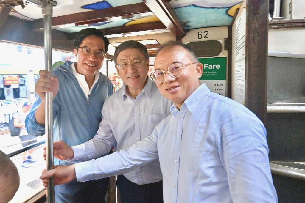 其後他們乘坐免費的電車。卓永興FB圖片 其後他們乘坐免費的電車。卓永興FB圖片