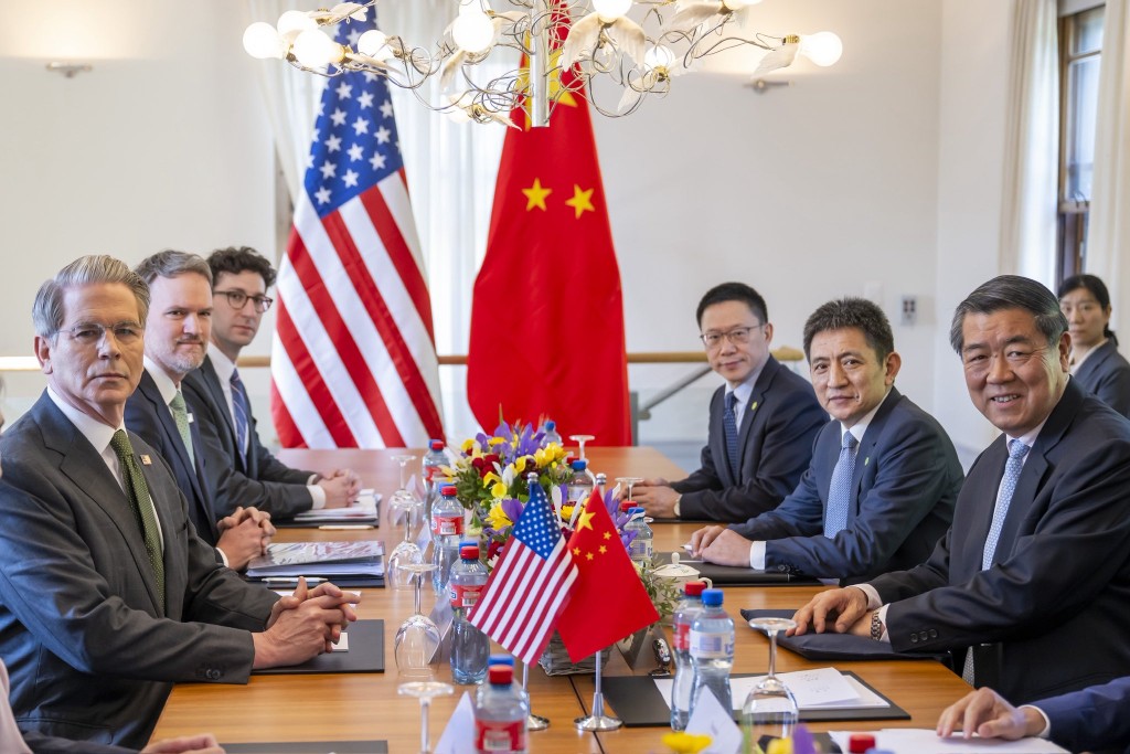 何立峰的兩名副手,商務部副部長、國際貿易談判代表李成鋼以及財政部副部長廖岷。X@USTradeRep 何立峰的兩名副手,商務部副部長、國際貿易談判代表李成鋼以及財政部副部長廖岷。X@USTradeRep