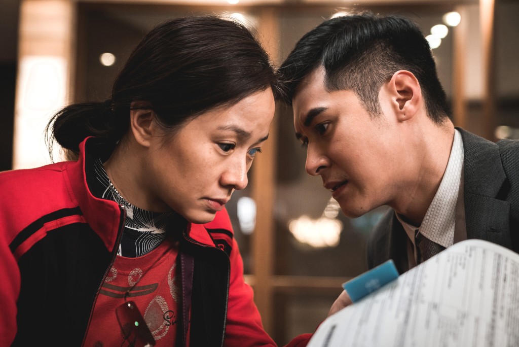 家樂發現嘉欣在片場真的變了『沈子玲』,非常認真、專注。