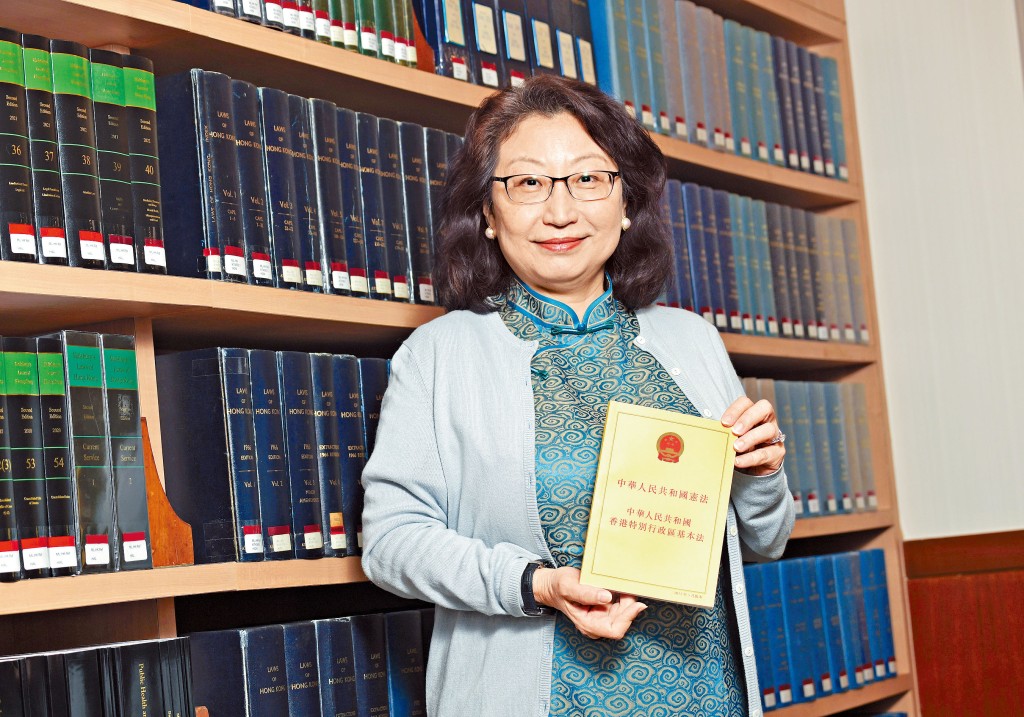 律政司司長鄭若驊表示，特區政府需要履行持續完善維護國家安全法律制度體系的責任。