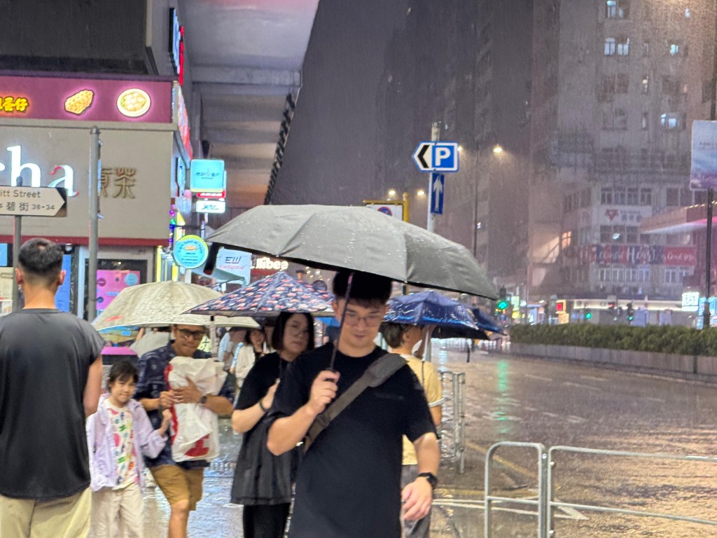 天文台發特別天氣提示，指短期內香港廣泛地區可能受大雨影響。陳俊豪攝