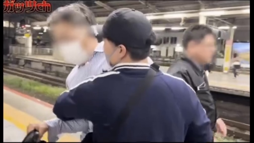 另一段影片，中島蓮在月台捉「痴漢」。 Youtube