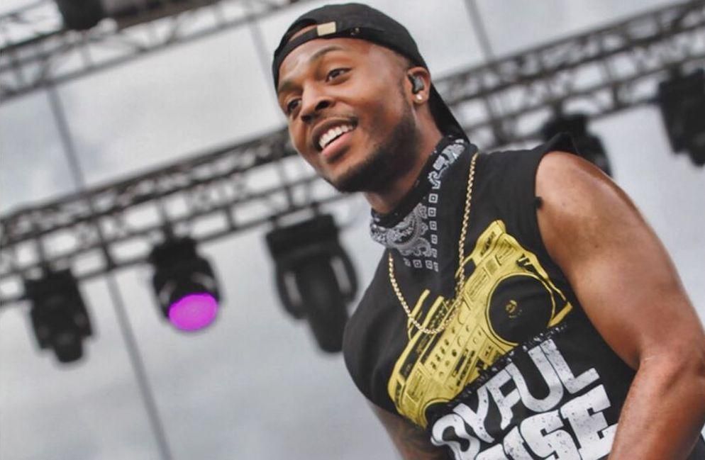 饒舌歌手Flame控告Katy抄襲其作品，但最終敗訴。