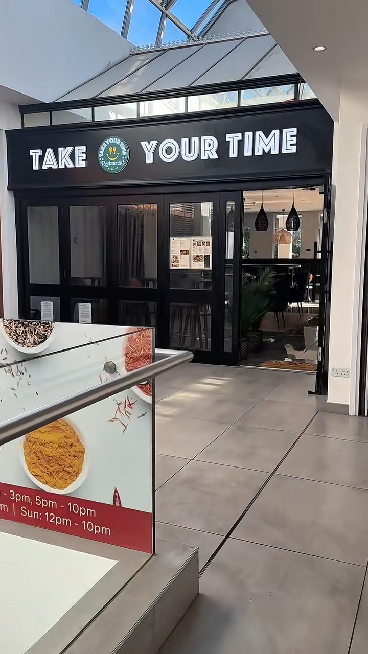 吳日言在社交平台宣傳新店。 吳日言在社交平台宣傳新店。