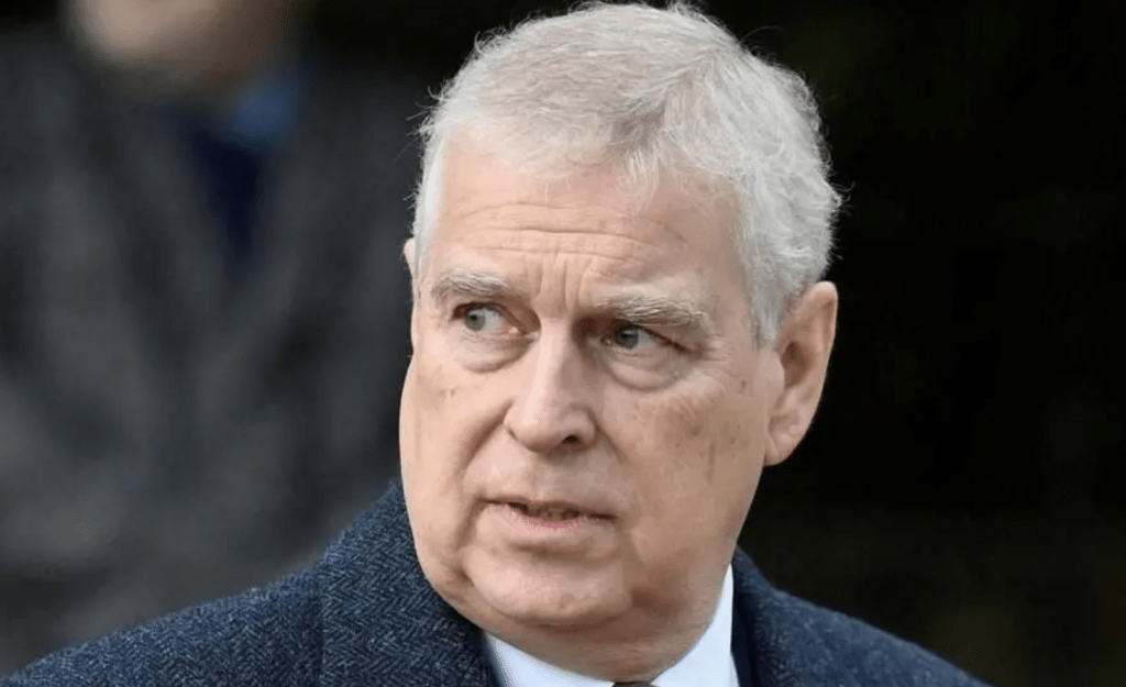 現年64歲的安德魯王子自2020年起因與愛潑斯坦及其性犯罪案牽連,被迫退出王室公務。路透社 現年64歲的安德魯王子自2020年起因與愛潑斯坦及其性犯罪案牽連,被迫退出王室公務。路透社