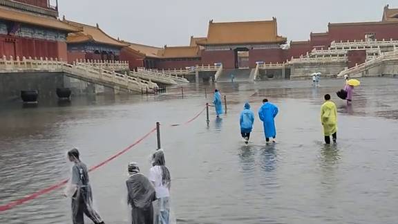受暴雨影響,北京多間博物館展覽館臨時關閉。