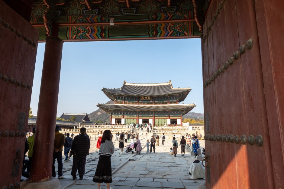 韓國亦是港人熱門外遊地點。圖為首爾景福宮。韓國觀光公社網站圖片