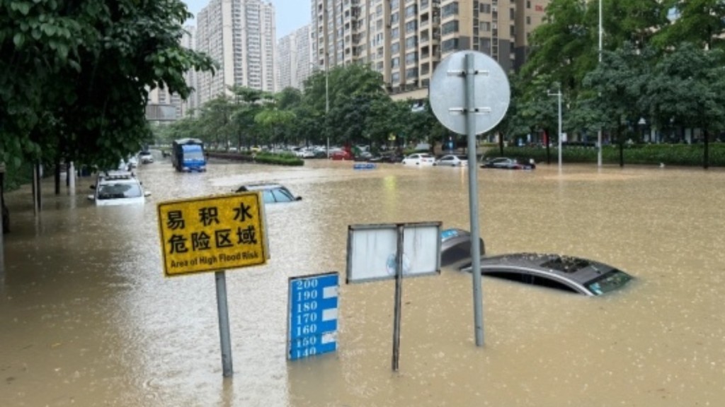 廣西南寧暴雨令多處地區水浸。新華社