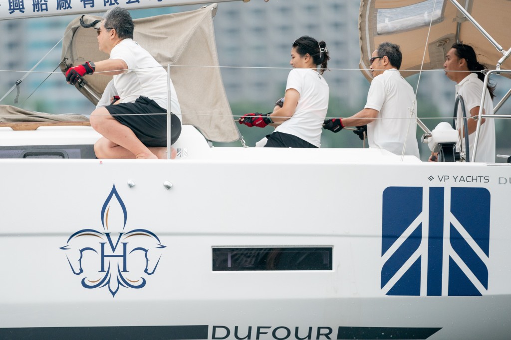 「Dufour 390 號」最終在「香港特別行政區25周年回歸帆船賽」揭幕戰奪得第4名。