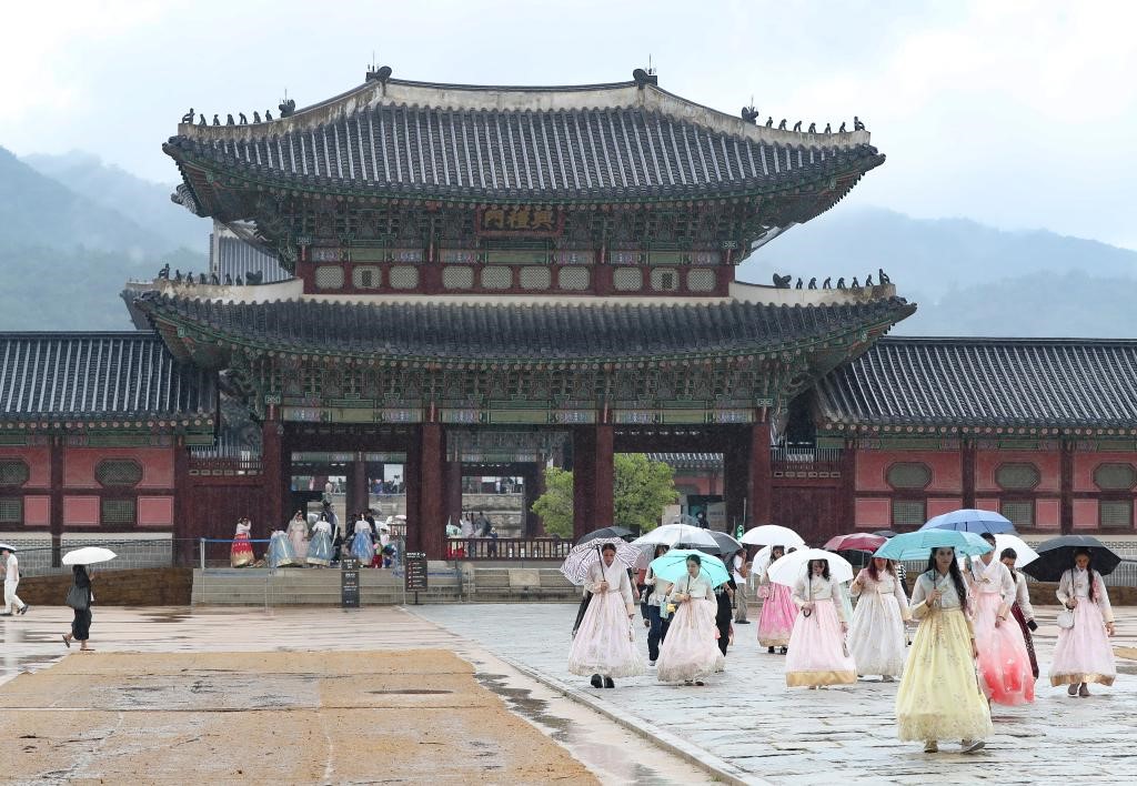 南韓仁川對中國團體客開放暫時免簽證，以推動當地旅遊業。新華社