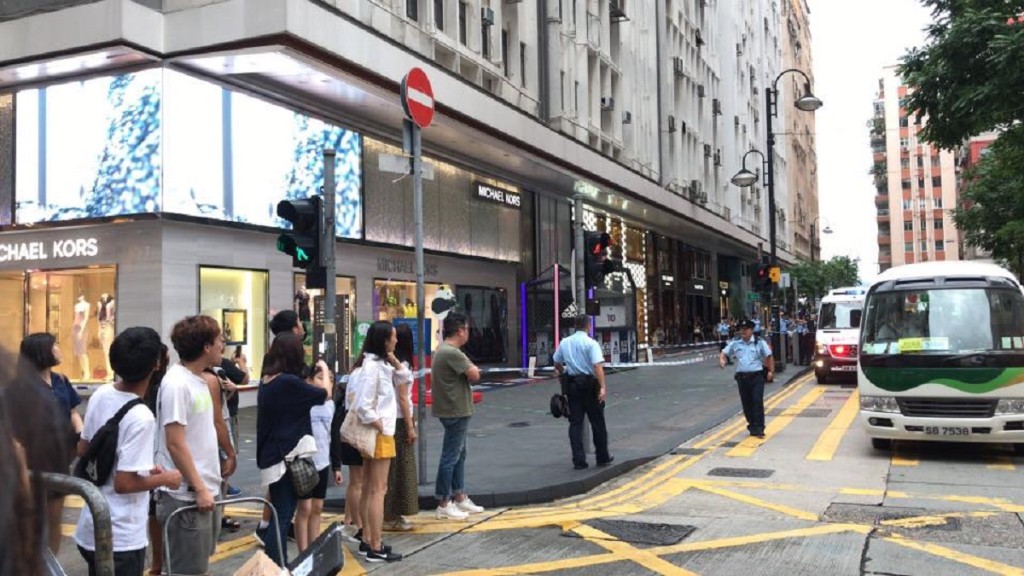 警員拉起封鎖綫。‎網民HO CK‎ 圖片