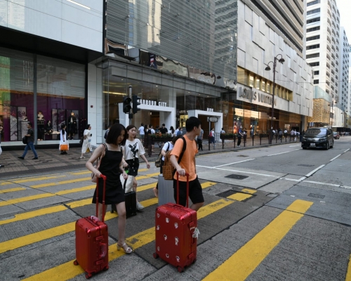 本港街頭旅客人數明顯減少。資料圖片