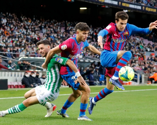 巴塞(紅藍衫)贏形勢，卻輸給貝迪斯。Reuters