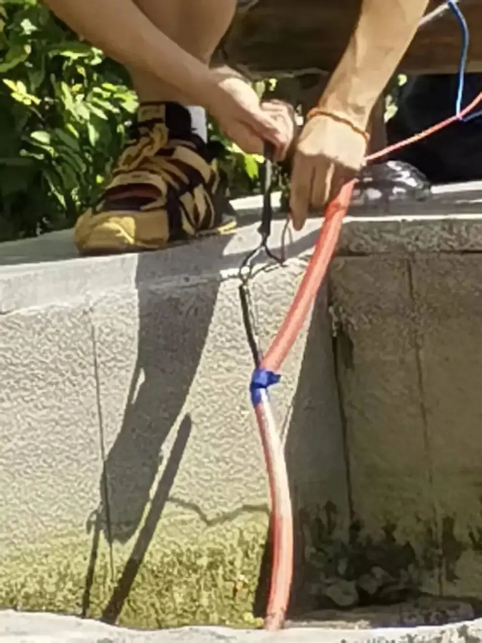 內蒙5歲男童景觀池觸電亡，家屬揭電壓高達380伏。