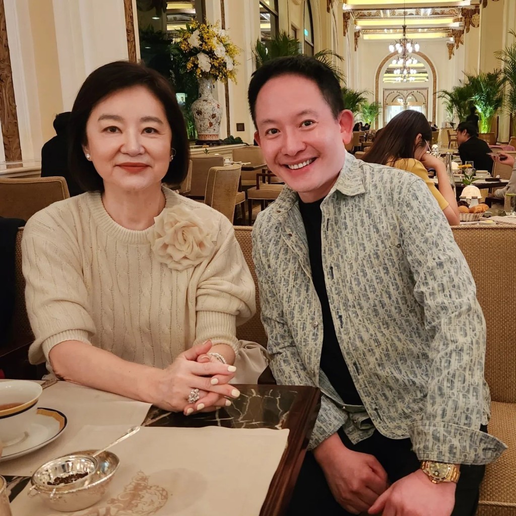 向展鵬、林青霞有交情。