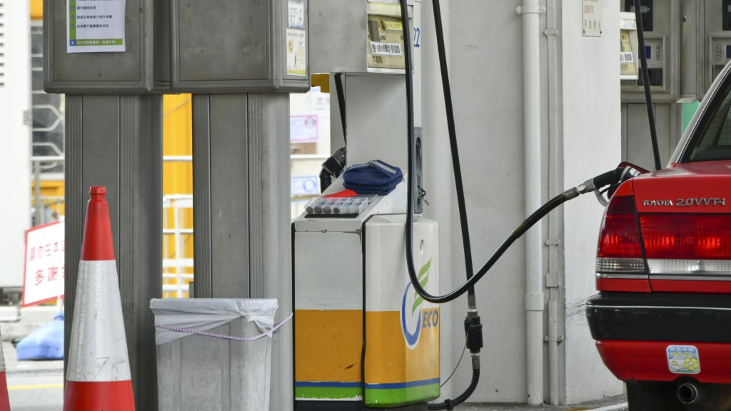機電工程署今日(25日)宣布,按專用石油氣加氣站的合約規條,調整專用氣站在2023年6月1日至6月30日期間的車用石油氣上限價格,經調整後為每公升3.56元至4.14元不等,加幅為每公升3仙。資料圖片