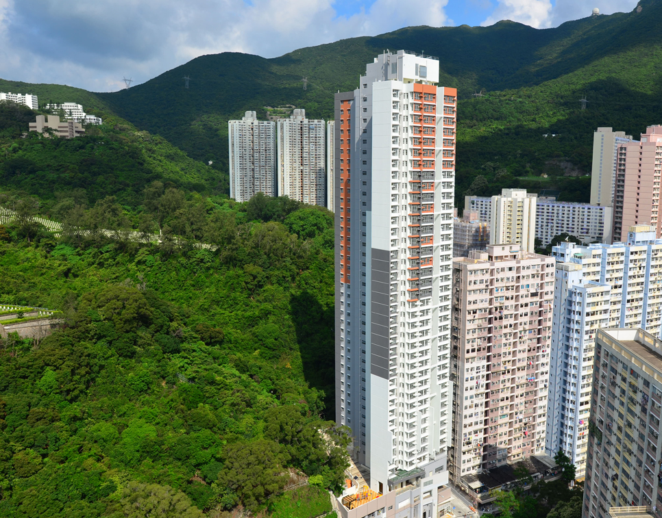屋邨座落市區，步行到柴灣港鐵站只需數分鐘。 房委會圖片