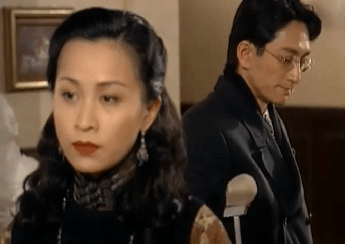 90年代吳啟華曾與劉嘉玲拍台劇《儂本多情》。​