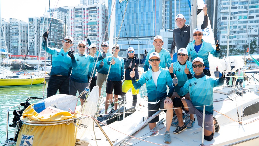 華仁書院帆船隊伍人數眾多,一共分成五支船隊出賽。 華仁書院帆船隊伍人數眾多,一共分成五支船隊出賽。