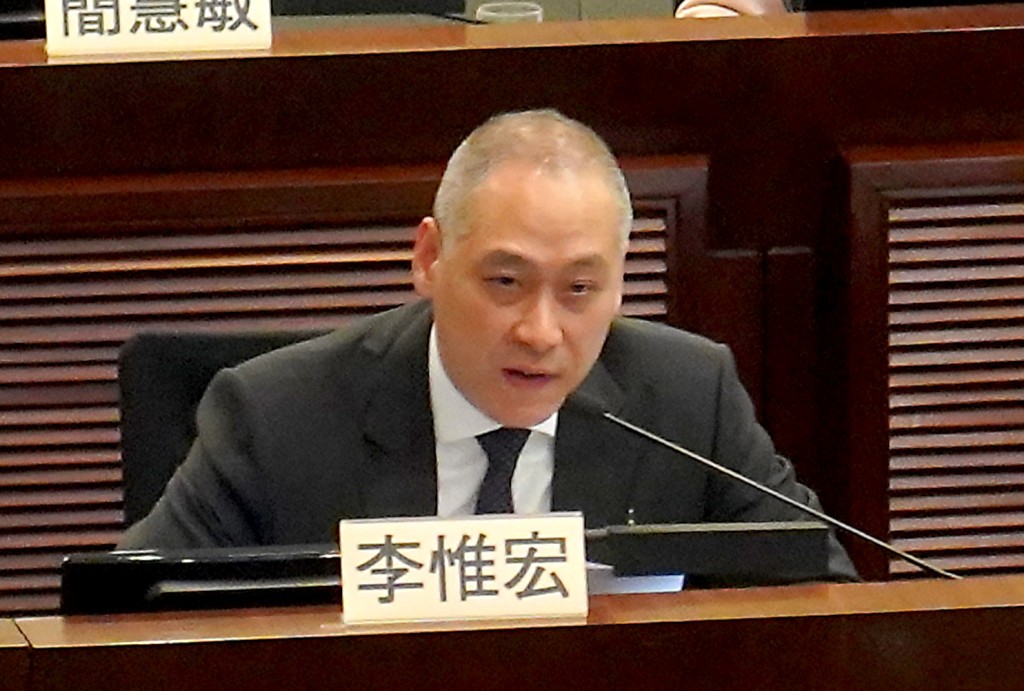 李惟宏跟進政府租用私人辦公室開支問題。 李惟宏跟進政府租用私人辦公室開支問題。