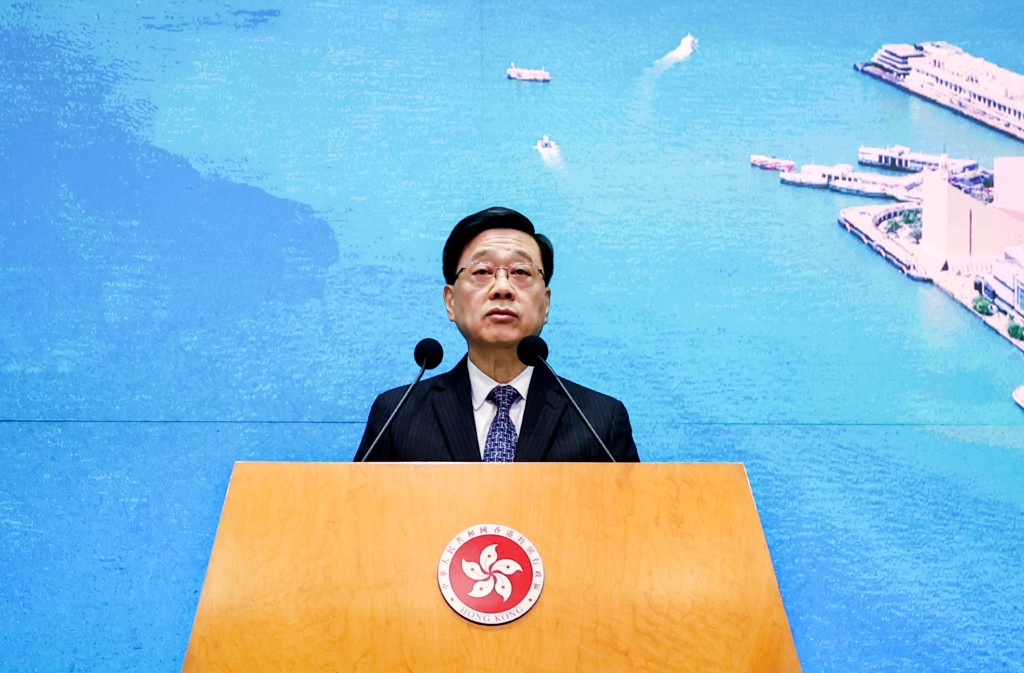 特首李家超昨被問及「官員反駁成風」,他說議員與政府角度不完全一致是正常,期望相互理解、求同存異。資料圖片 特首李家超昨被問及「官員反駁成風」,他說議員與政府角度不完全一致是正常,期望相互理解、求同存異。資料圖片