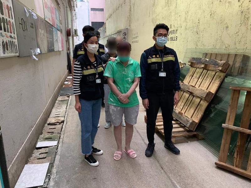 行動中共拘2男5女。圖:政府新聞處