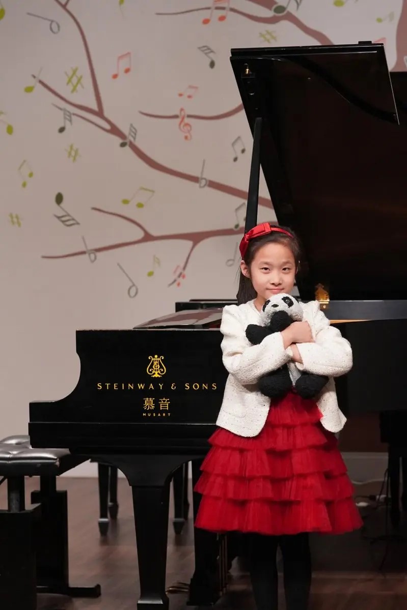 7歲的李若儀成為費城柯蒂斯音樂學院102年來最年紀學生。 7歲的李若儀成為費城柯蒂斯音樂學院102年來最年紀學生。