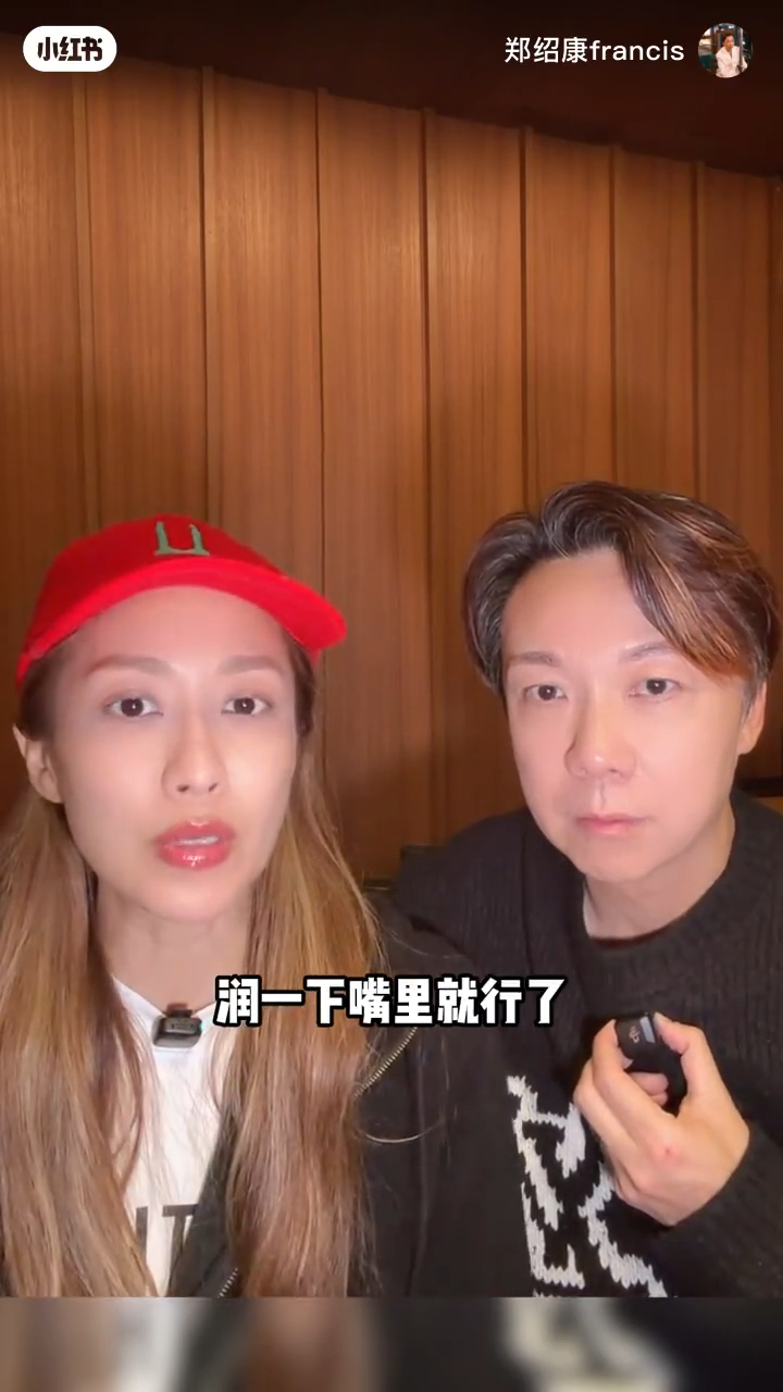 陳敏之表示直播前，只得喝點水潤嘴。