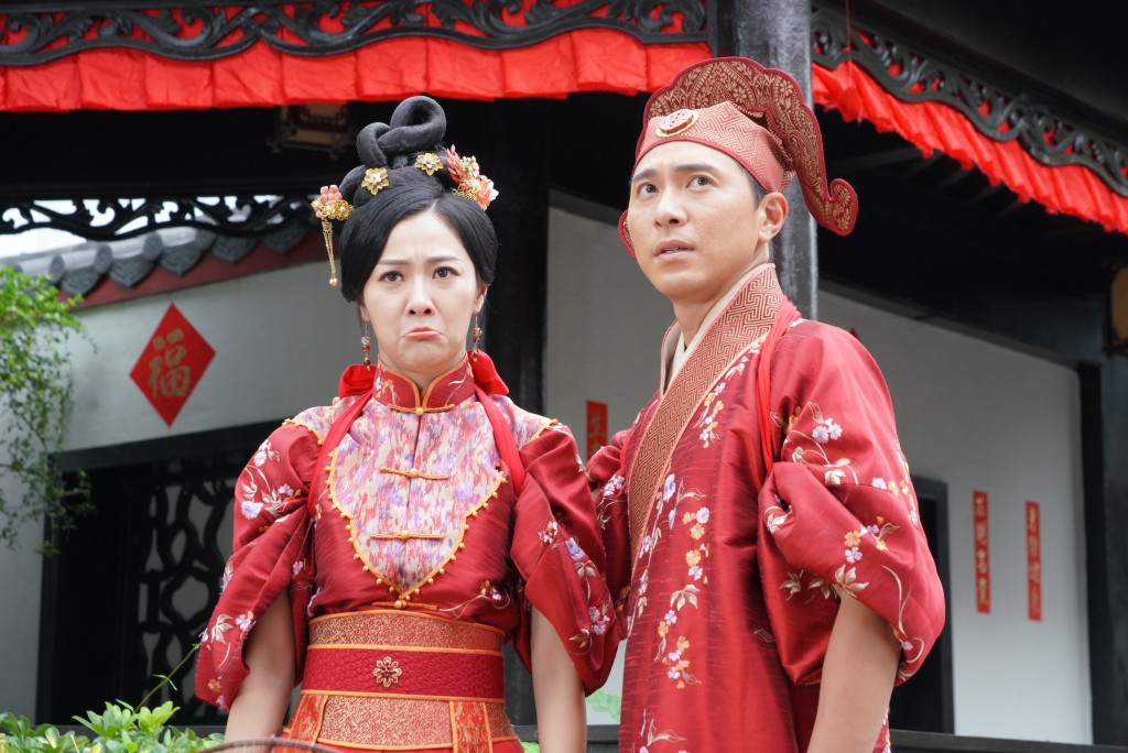 劇中朱智賢和黃子恆飾演一對夫婦。（《黃金萬両》劇照）