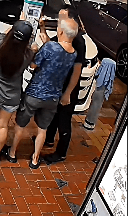 四眼漢怒問女子：「係咪撩交鬧？」fb： 車cam L（香港群組）