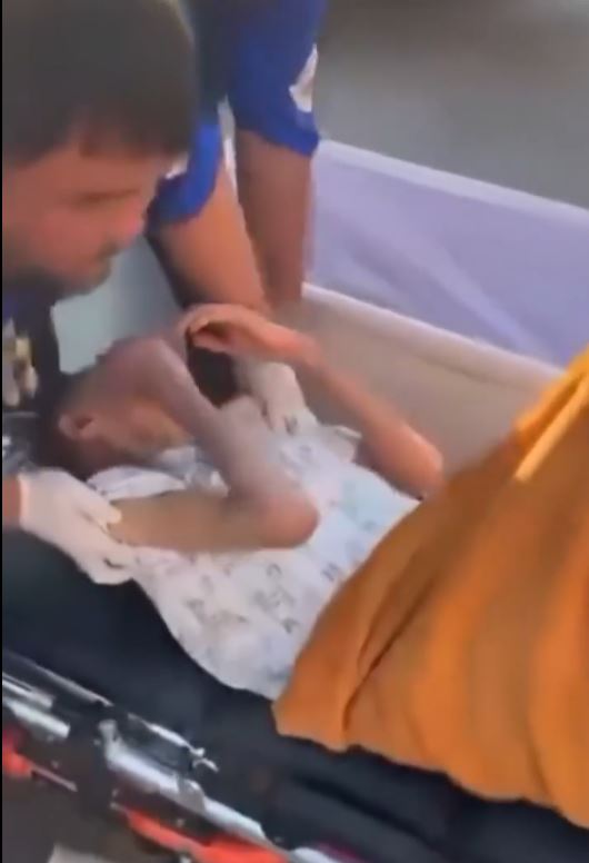 險被開始火化的老婦在棺木中突然睜開眼求救。Wat Rat Prakhong Tham