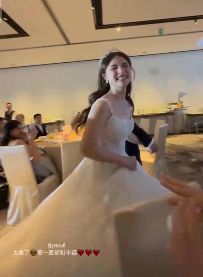 廖淑怡穿上婚紗勁靚。 廖淑怡穿上婚紗勁靚。