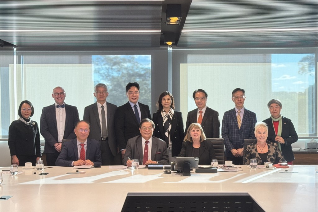 中醫院日前與澳洲西悉尼大學簽署戰略合作協議。(圖片來源:香港中醫醫院) 中醫院日前與澳洲西悉尼大學簽署戰略合作協議。(圖片來源:香港中醫醫院)