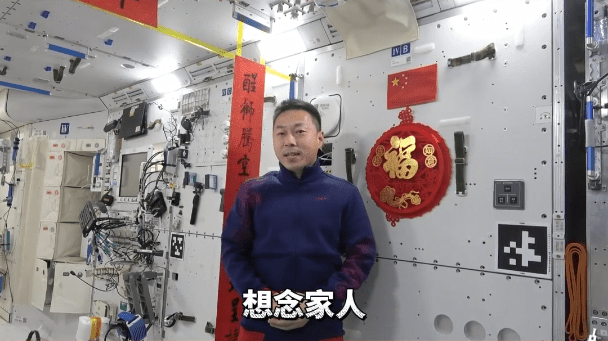蔡旭哲表示，他也想念家人。（微博）
