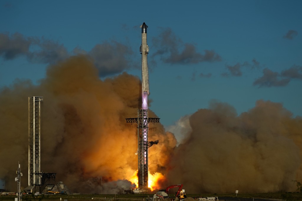 SpaceX的新一代重型運載火箭星艦第11次試飛成功。美聯社