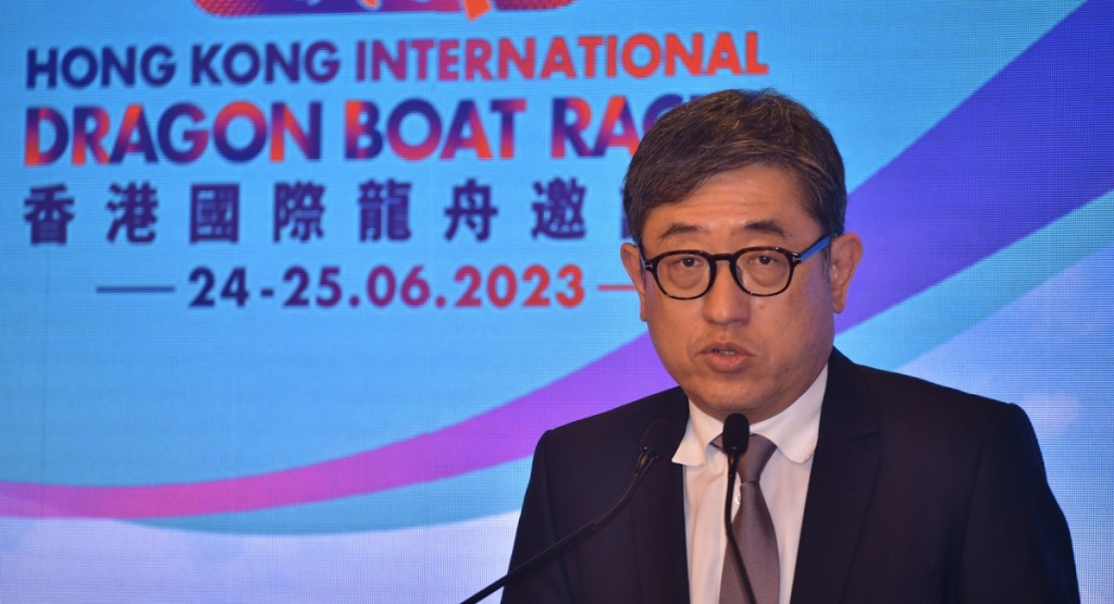 旅發局總幹事程鼎一指本港今年頭5個月旅客人次突破一千萬。陳極彰攝
