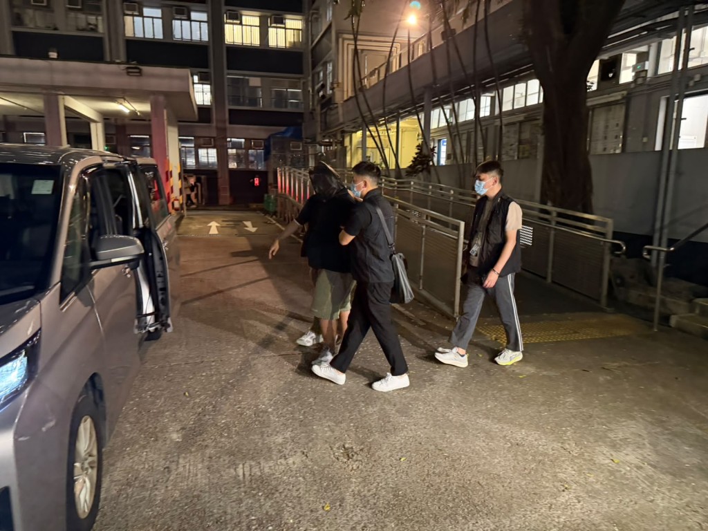 警方就案件拘捕主腦在內8名男女。 警方就案件拘捕主腦在內8名男女。
