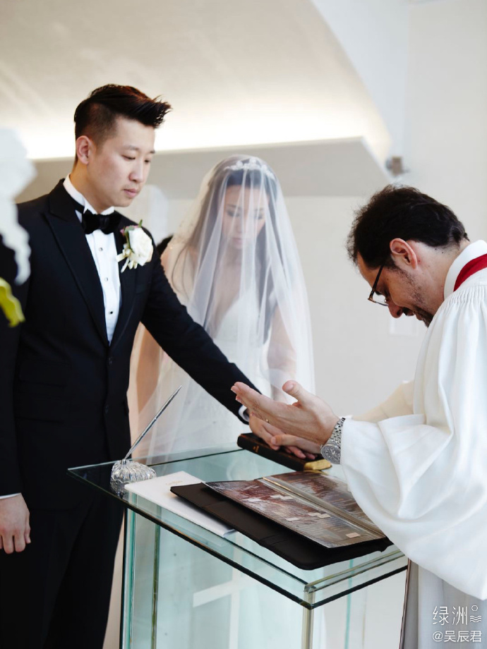吳辰君早前與老公結婚9周年。