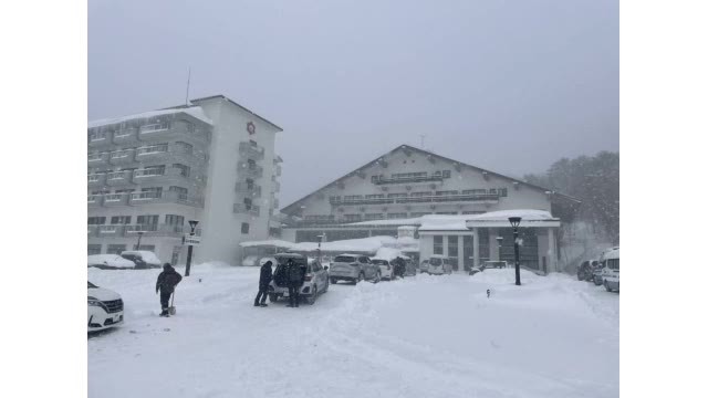 高湯溫泉一間溫泉酒店有3名從業人員倒臥雪地死亡。網上圖片